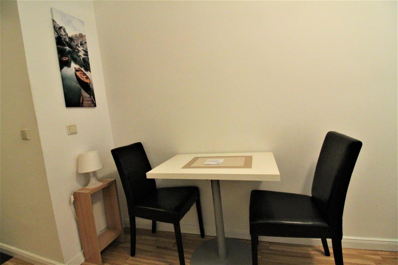 Small Studio Close To City Center Wien Exterior foto