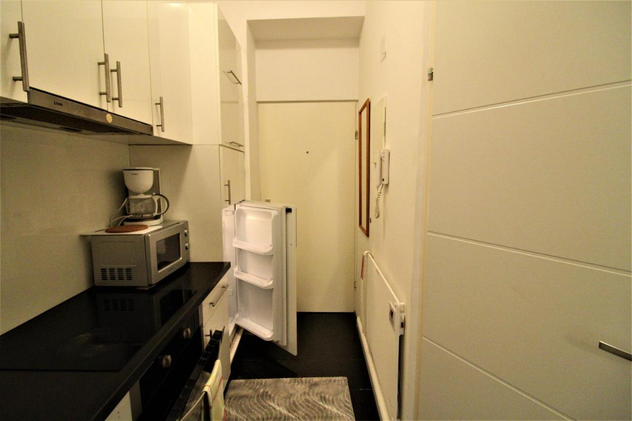 Small Studio Close To City Center Wien Exterior foto