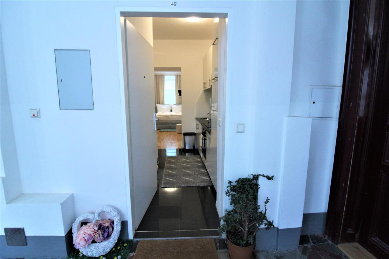 Small Studio Close To City Center Wien Exterior foto