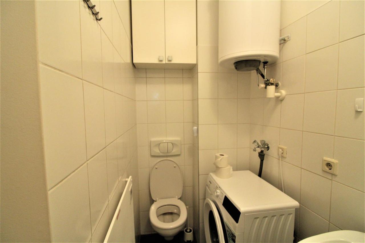 Small Studio Close To City Center Wien Exterior foto