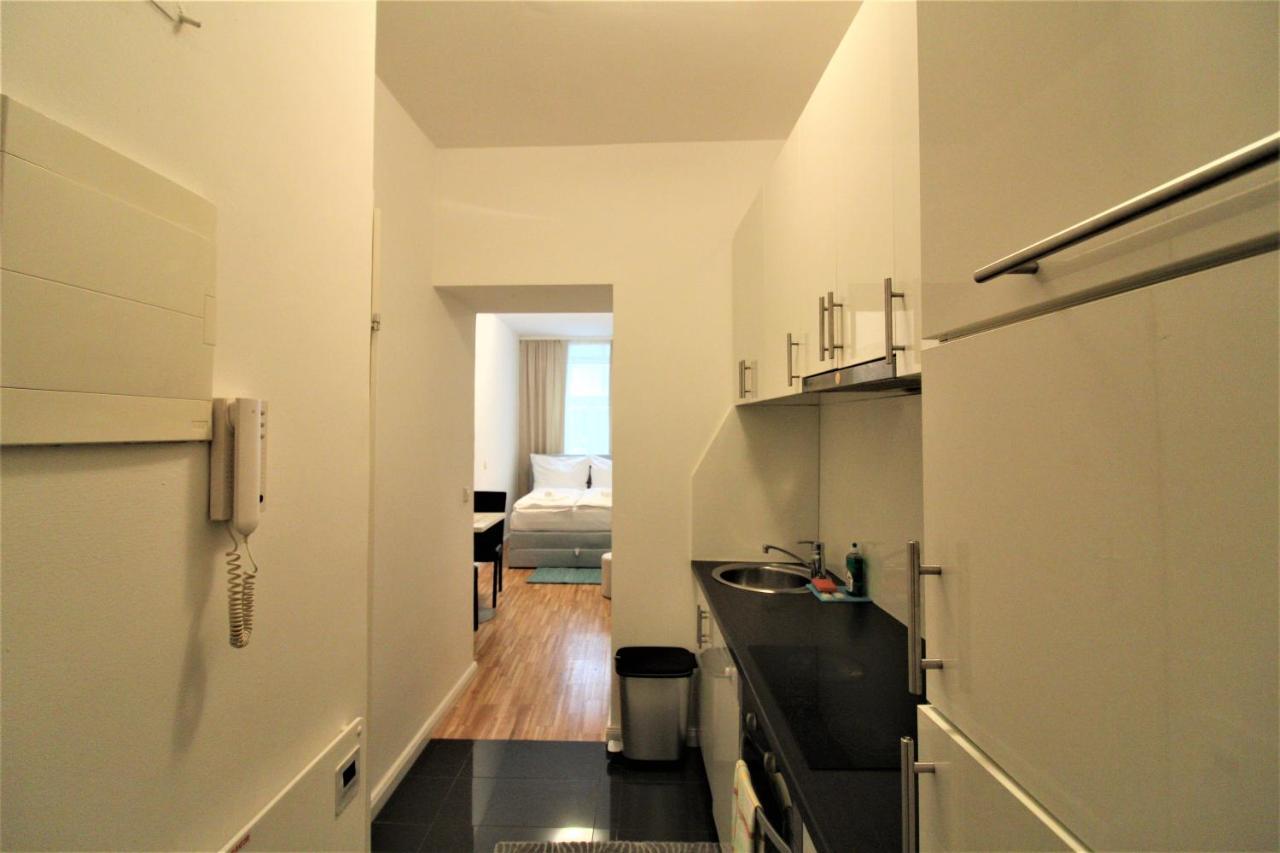 Small Studio Close To City Center Wien Exterior foto